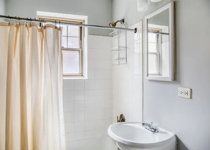 2br W Courtyard Nr Northwestern Chi-956 Apartment Evanston