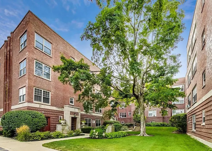 2br W Courtyard Nr Northwestern Chi-956 Evanston